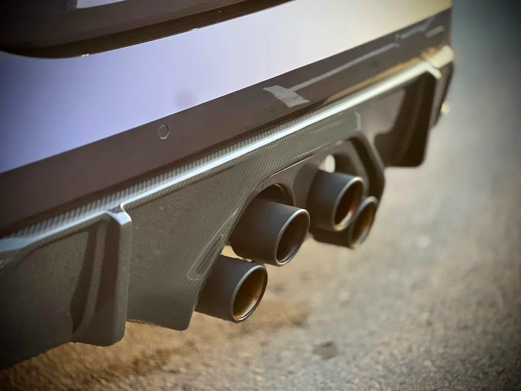 BMW M4 Competition xDrive M-Kit 2025 - photo 5 - Import Émirats | International Cars