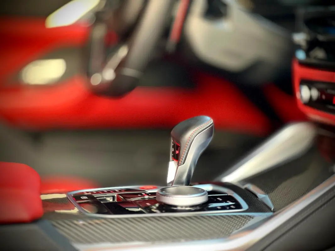 BMW M4 Competition xDrive M-Kit 2025 - photo 6 - Import Émirats | International Cars