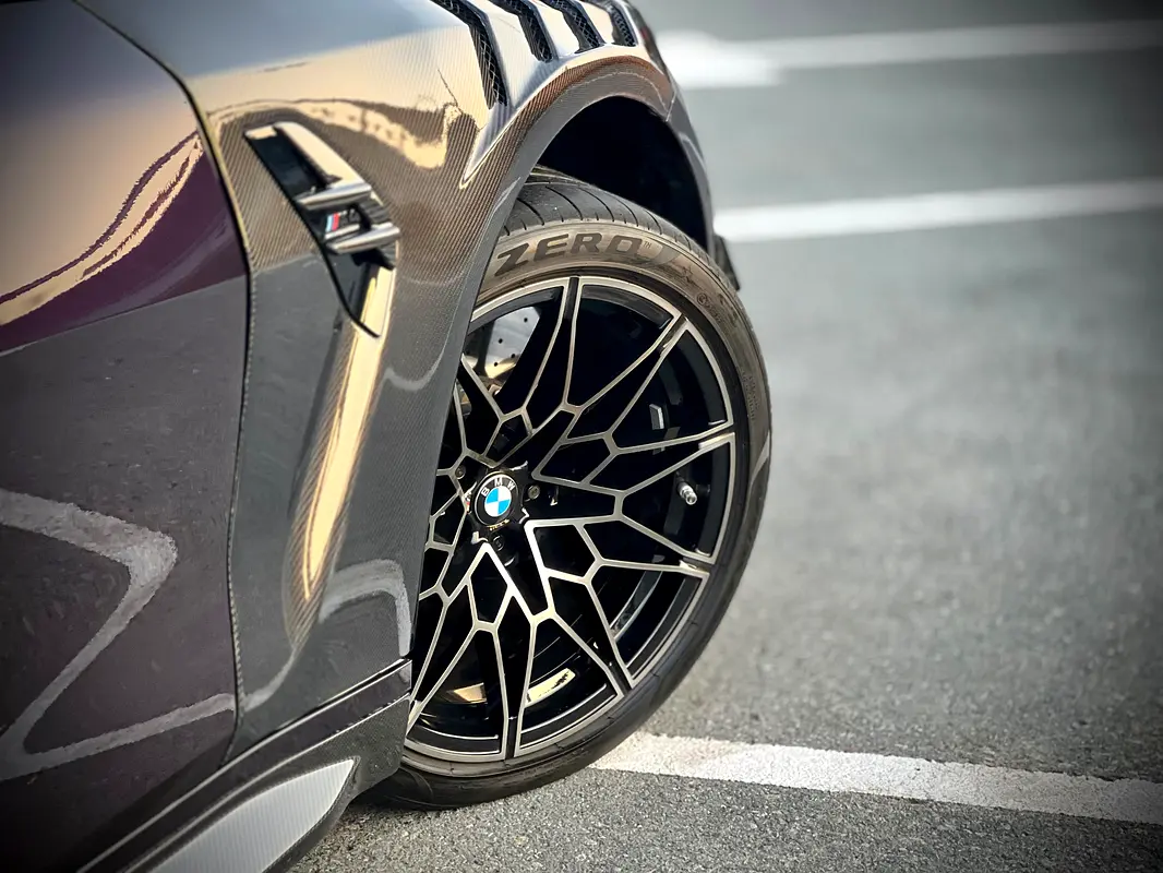 BMW M4 Competition xDrive M-Kit 2025 - photo 8 - Import Émirats | International Cars