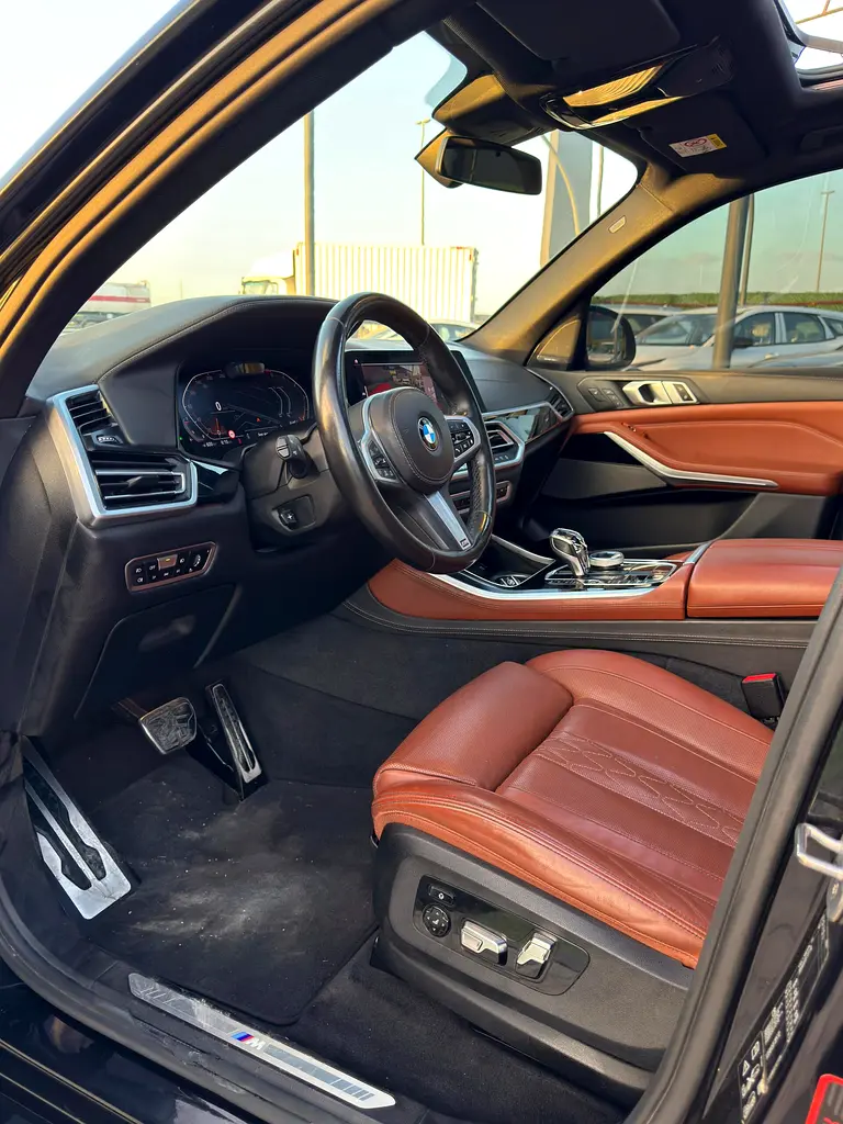 BMW X5 Xdrive50i 2019 - photo 10 - Import Émirats | International Cars