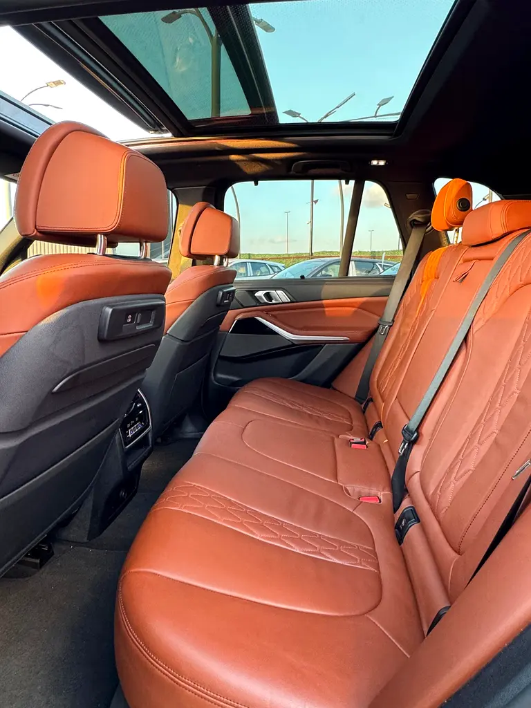BMW X5 Xdrive50i 2019 - photo 11 - Import Émirats | International Cars