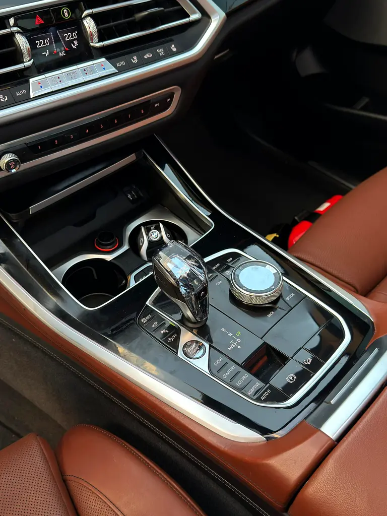 BMW X5 Xdrive50i 2019 - photo 4 - Import Émirats | International Cars