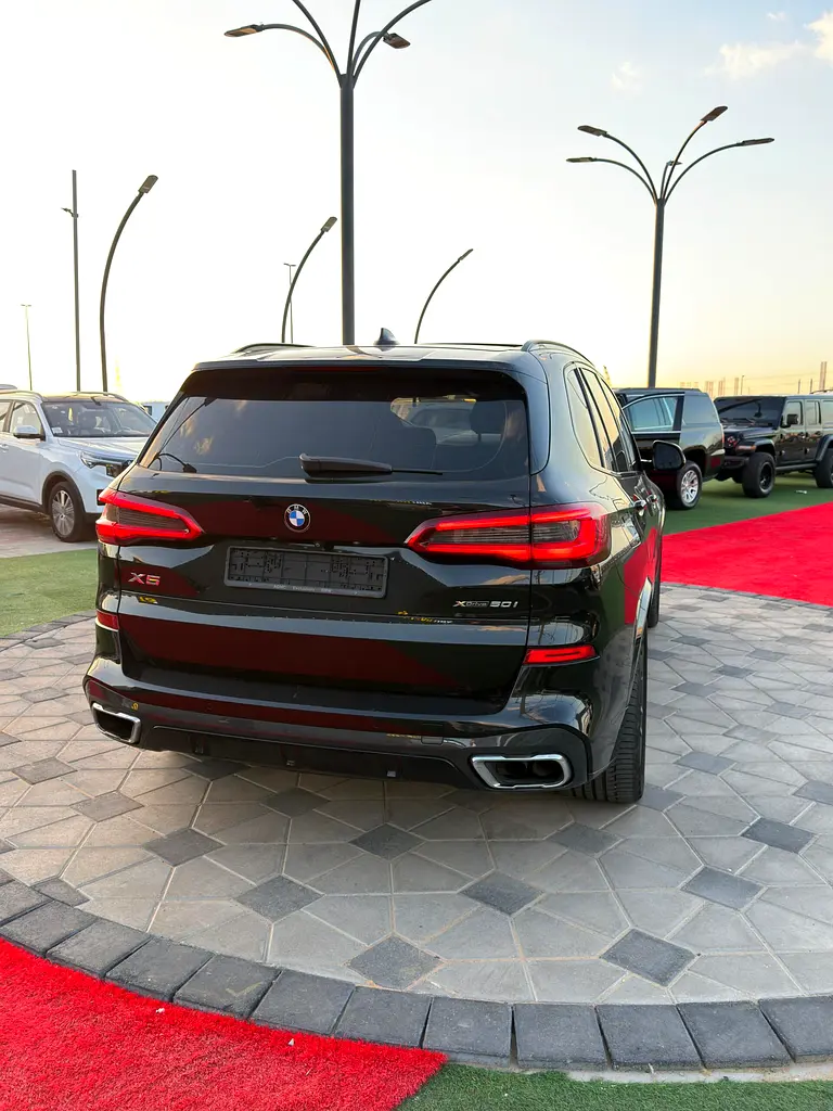 BMW X5 Xdrive50i 2019 - photo 5 - Import Émirats | International Cars