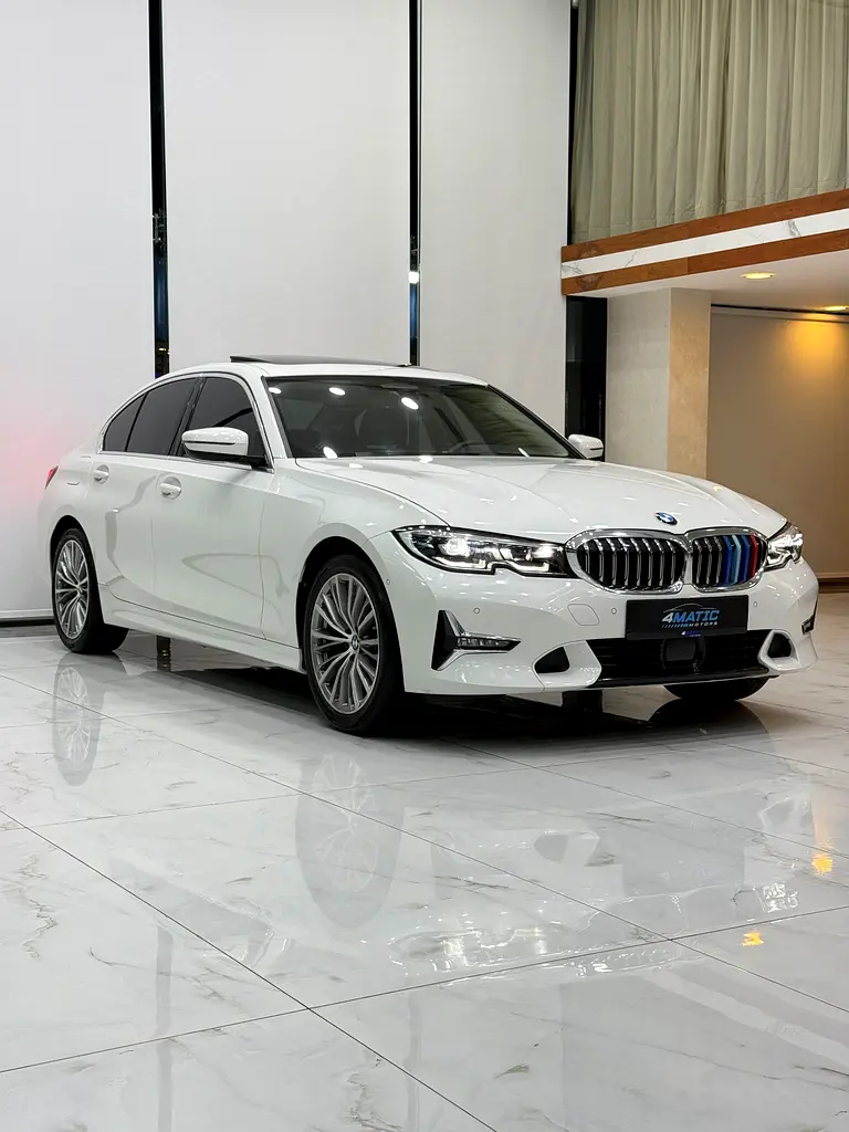 BMW 3-Series 320i 2022 - photo 3 - Import Émirats | International Cars