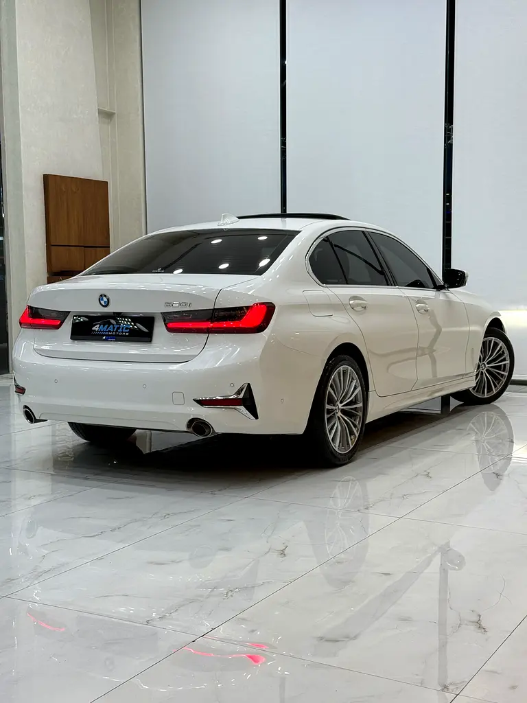 BMW 3-Series 320i 2022 - photo 6 - Import Émirats | International Cars