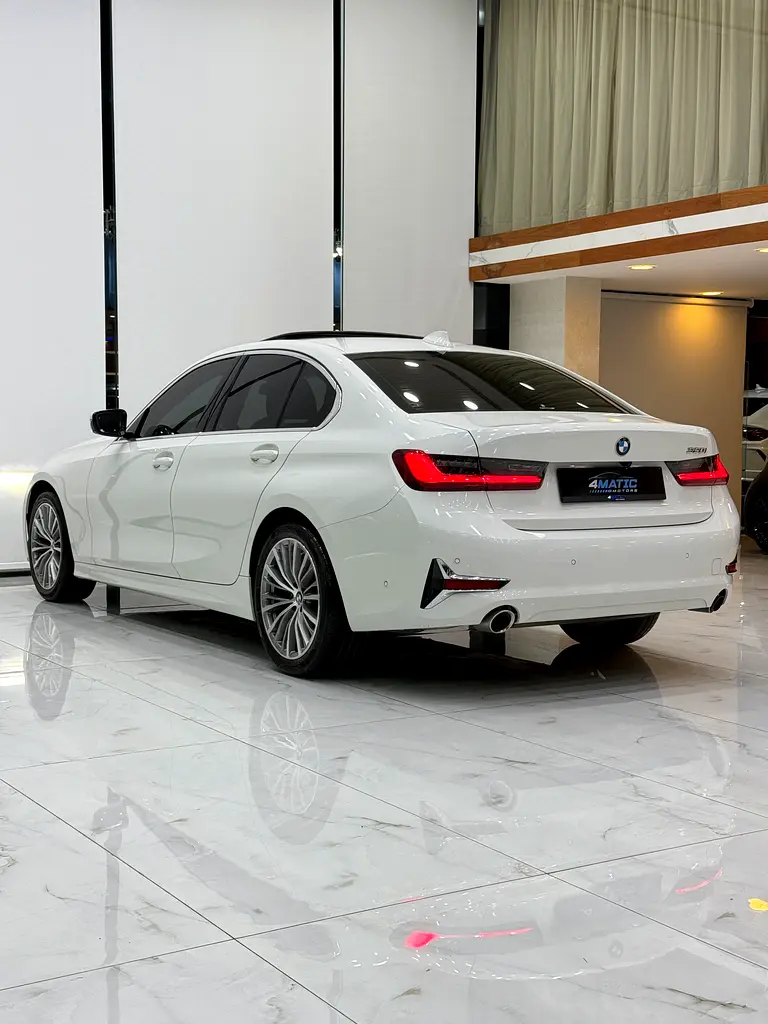 BMW 3-Series 320i 2022 - photo 7 - Import Émirats | International Cars