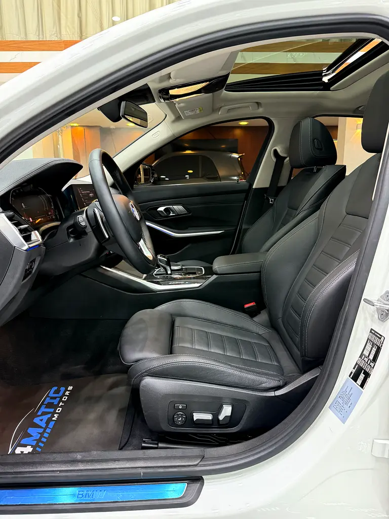 BMW 3-Series 320i 2022 - photo 8 - Import Émirats | International Cars