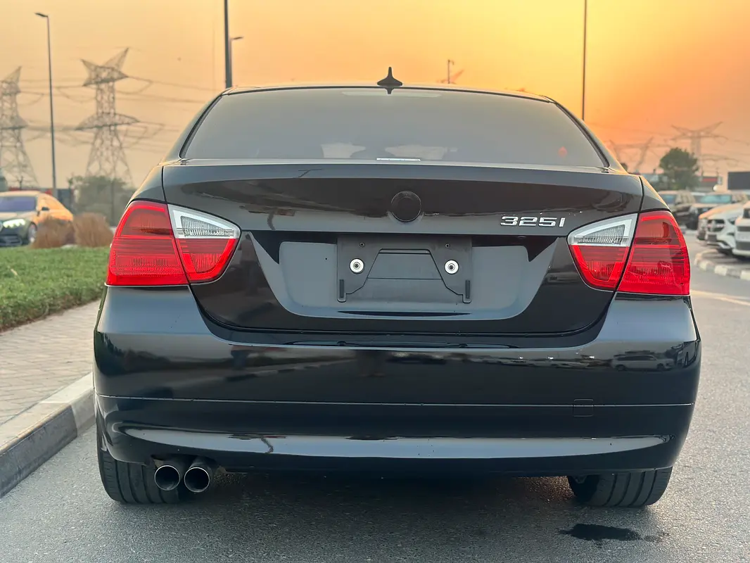 BMW 3-Series 325i 2006 - photo 11 - Import Émirats | International Cars