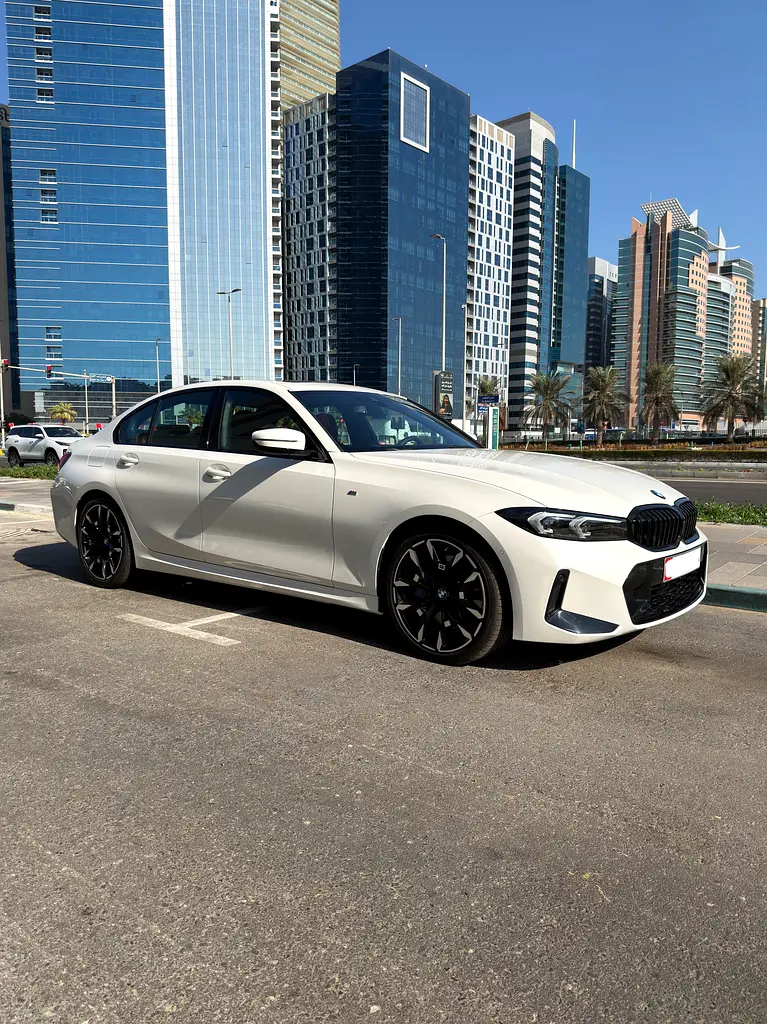 BMW 3-Series 330i 2025 - photo 2 - Import Émirats | International Cars