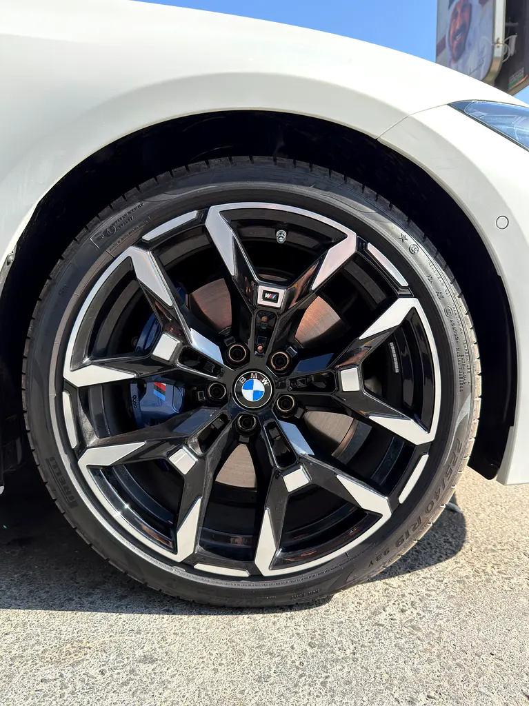 BMW 3-Series 330i 2025 - photo 7 - Import Émirats | International Cars