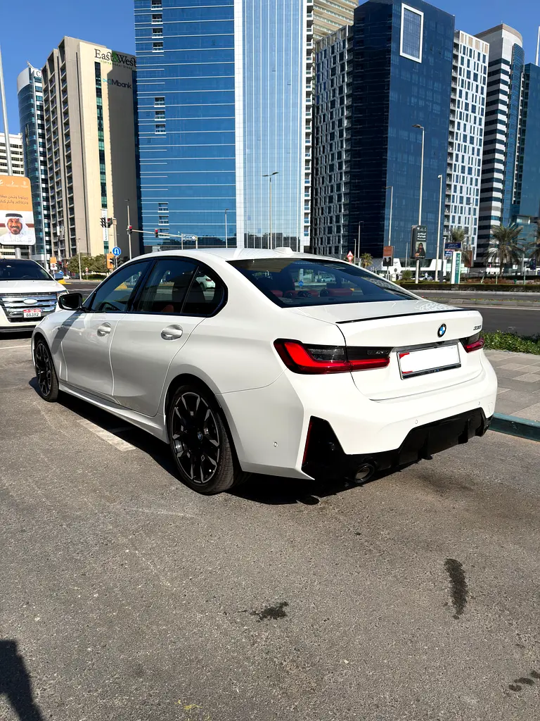 BMW 3-Series 330i 2025 - photo 8 - Import Émirats | International Cars