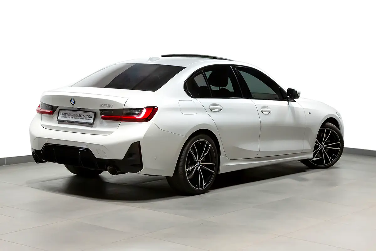 BMW 3-Series 330i 2024 - photo 3 - Import Émirats | International Cars