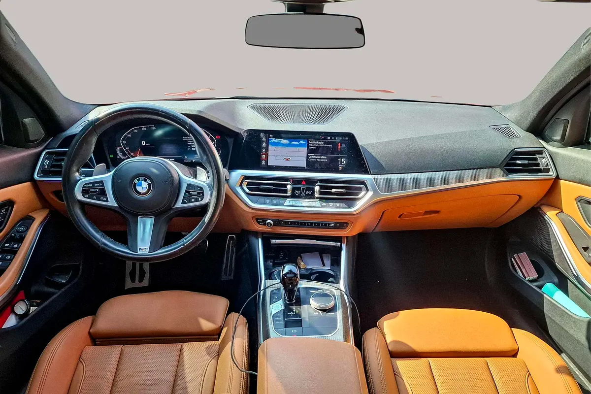 BMW 3-Series 330i 2022 - photo 10 - Import Émirats | International Cars