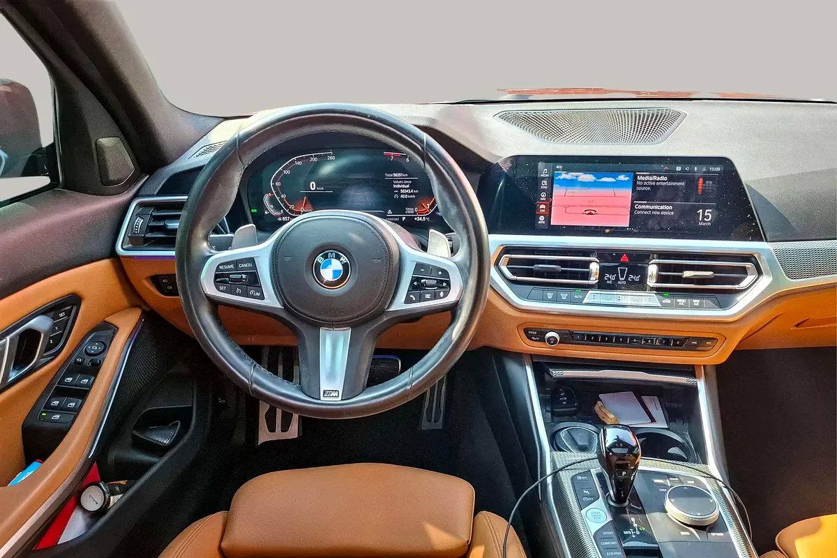 BMW 3-Series 330i 2022 - photo 9 - Import Émirats | International Cars