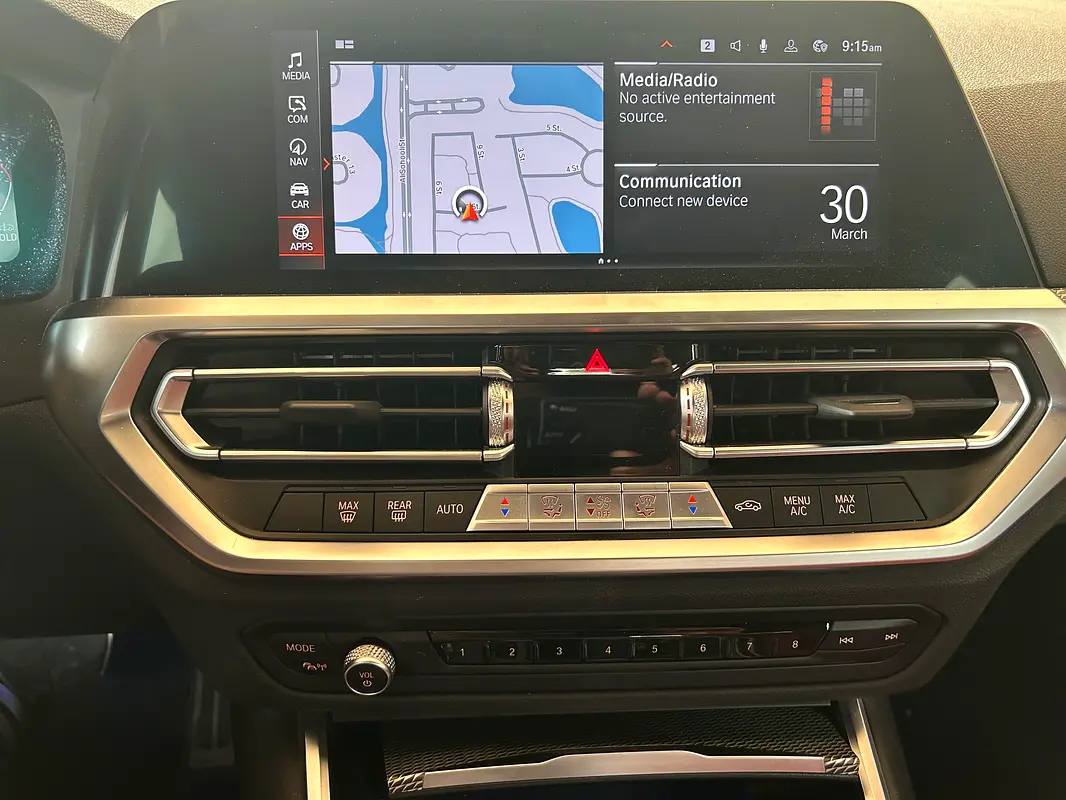 BMW 3-Series 330i 2022 - photo 11 - Import Émirats | International Cars