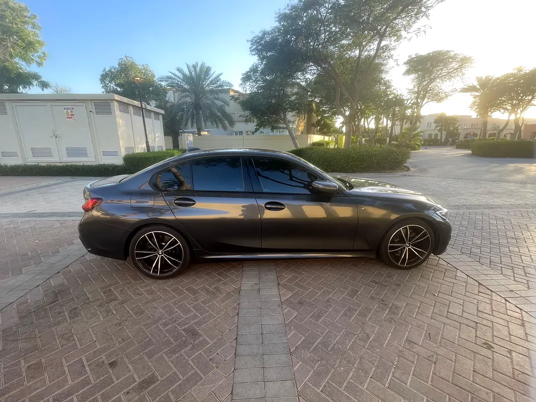 BMW 3-Series 330i 2022 - photo 4 - Import Émirats | International Cars