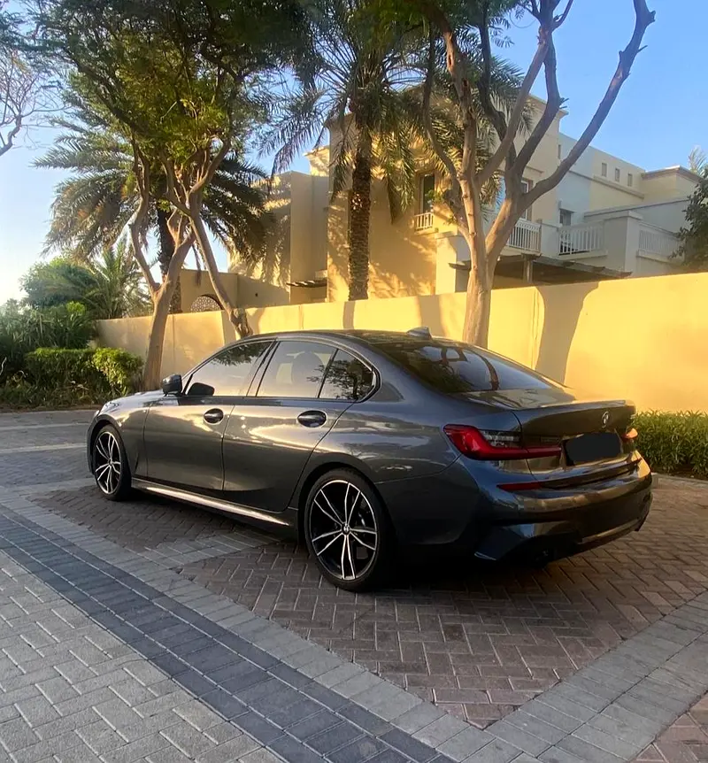BMW 3-Series 330i 2022 - photo 6 - Import Émirats | International Cars