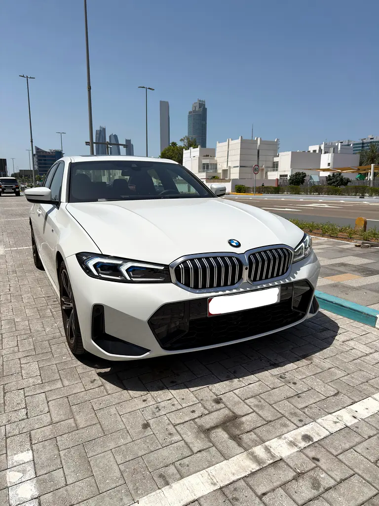 BMW 3-Series 320i 2025 - photo 2 - Import Émirats | International Cars