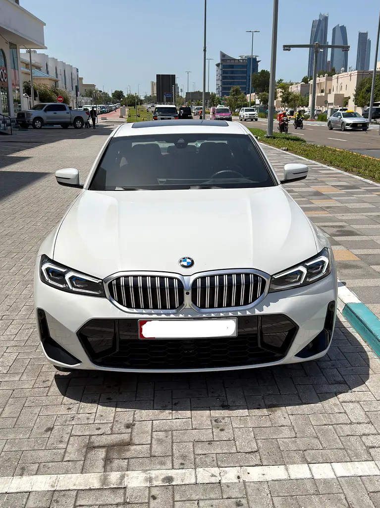 BMW 3-Series 320i 2025 - photo 3 - Import Émirats | International Cars