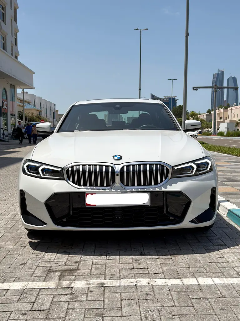 BMW 3-Series 320i 2025 - photo 4 - Import Émirats | International Cars