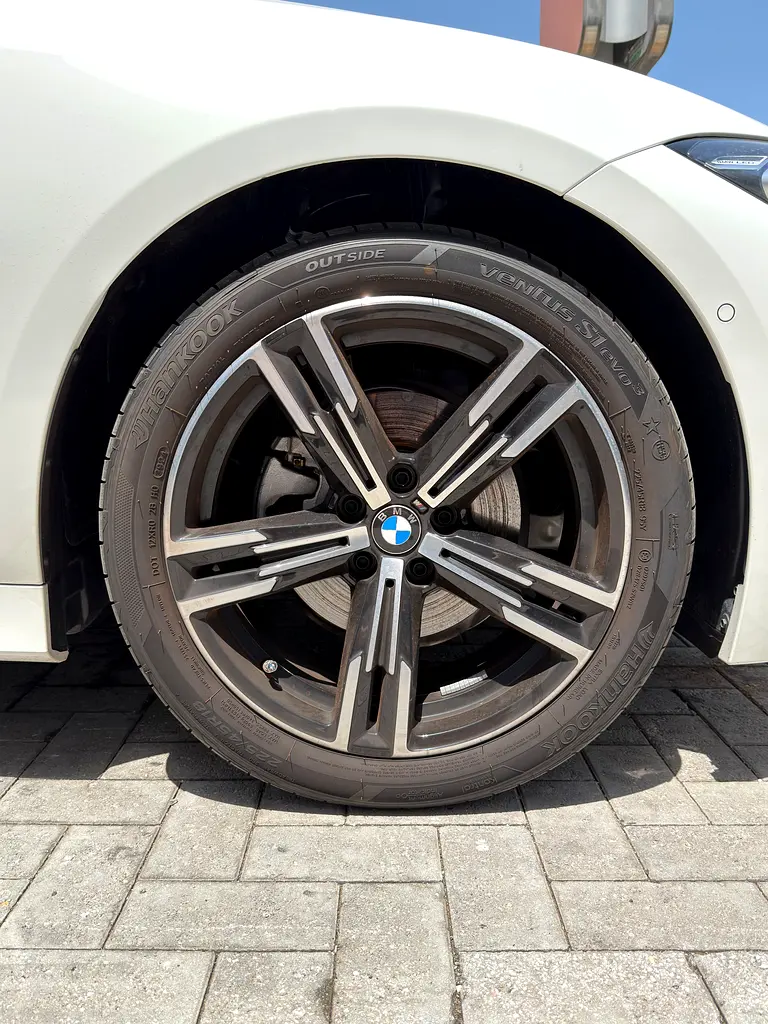 BMW 3-Series 320i 2025 - photo 7 - Import Émirats | International Cars