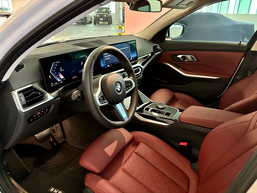 BMW 3-Series 320i 2023 - photo 6 - Import Émirats | International Cars