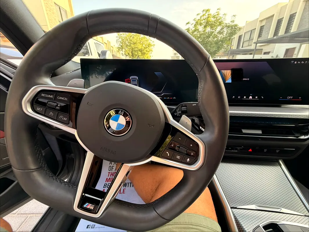 BMW 3-Series 320i 2025 - photo 11 - Import Émirats | International Cars