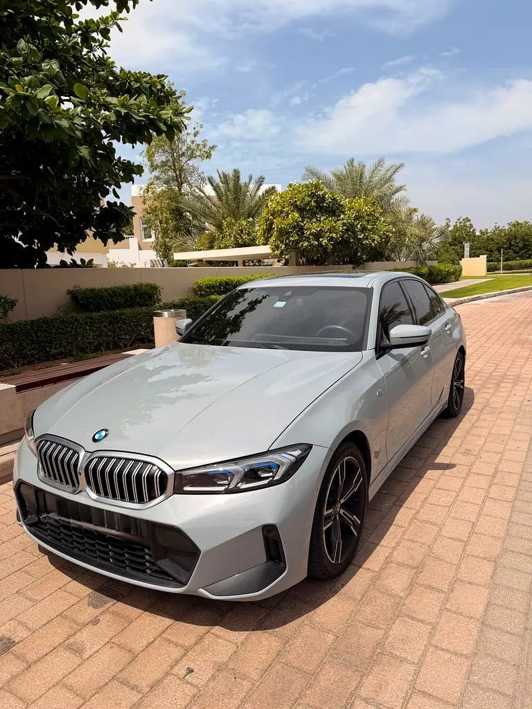 BMW 3-Series 320i 2025 - photo 2 - Import Émirats | International Cars