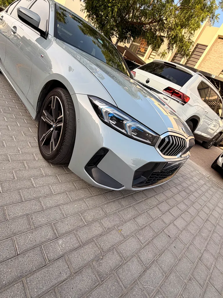 BMW 3-Series 320i 2025 - photo 6 - Import Émirats | International Cars