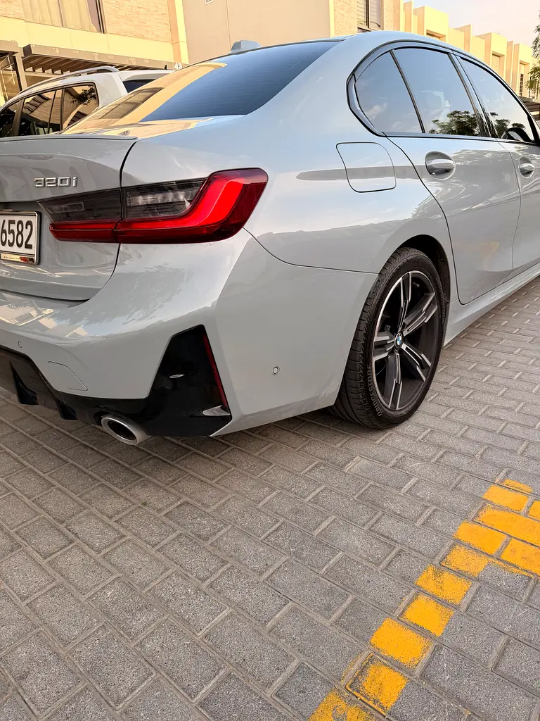 BMW 3-Series 320i 2025 - photo 7 - Import Émirats | International Cars