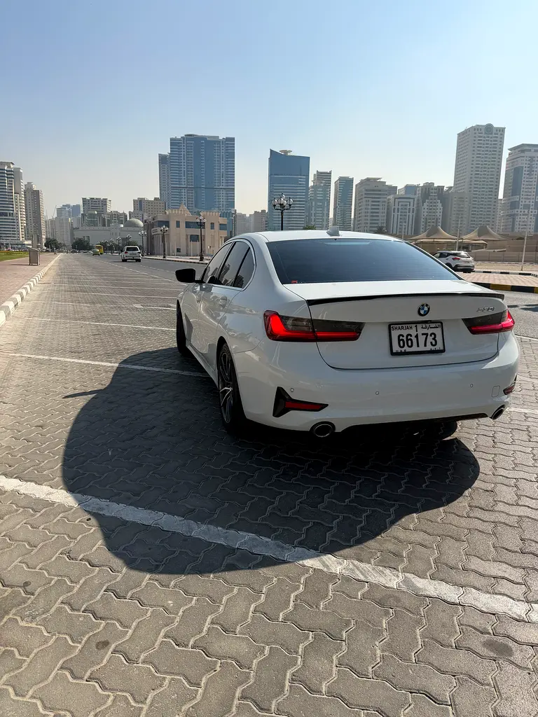 BMW 3-Series 330i 2019 - photo 3 - Import Émirats | International Cars