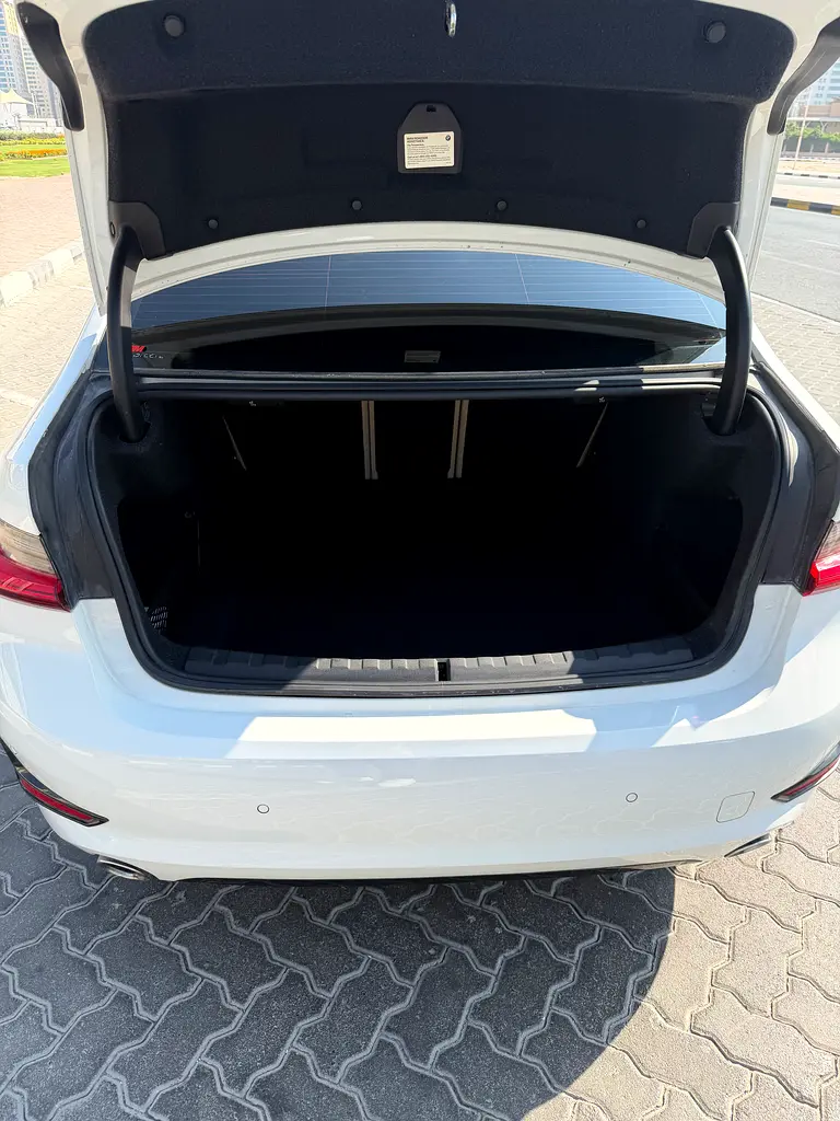 BMW 3-Series 330i 2019 - photo 5 - Import Émirats | International Cars