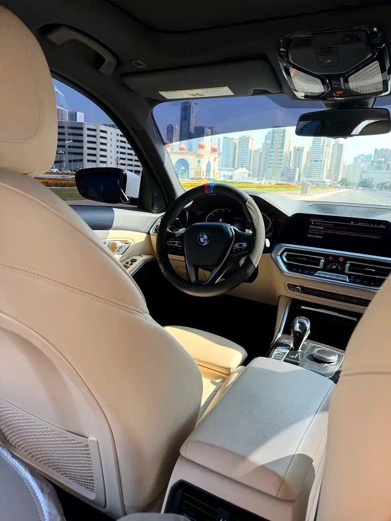 BMW 3-Series 330i 2019 - photo 6 - Import Émirats | International Cars