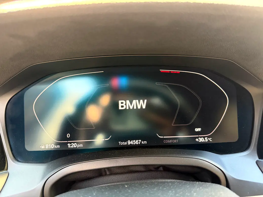 BMW 3-Series 330i 2019 - photo 8 - Import Émirats | International Cars