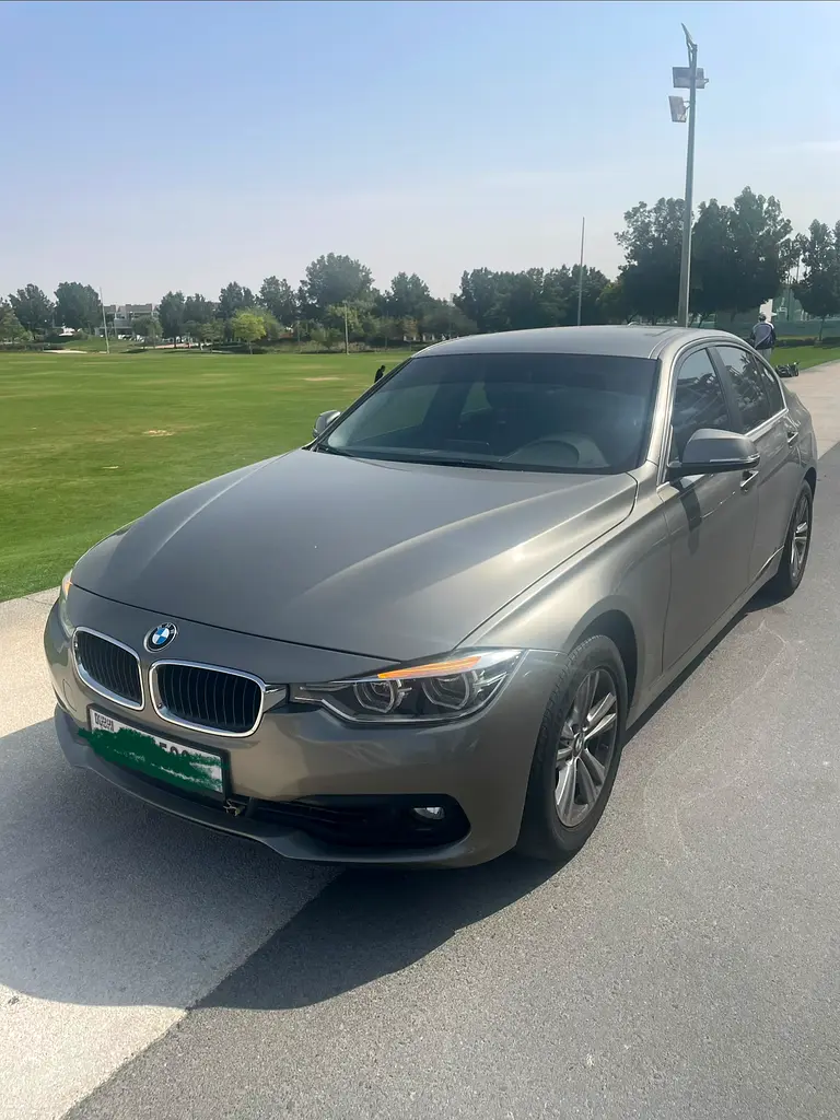 BMW 3-Series 318i 2018 - photo 4 - Import Émirats | International Cars