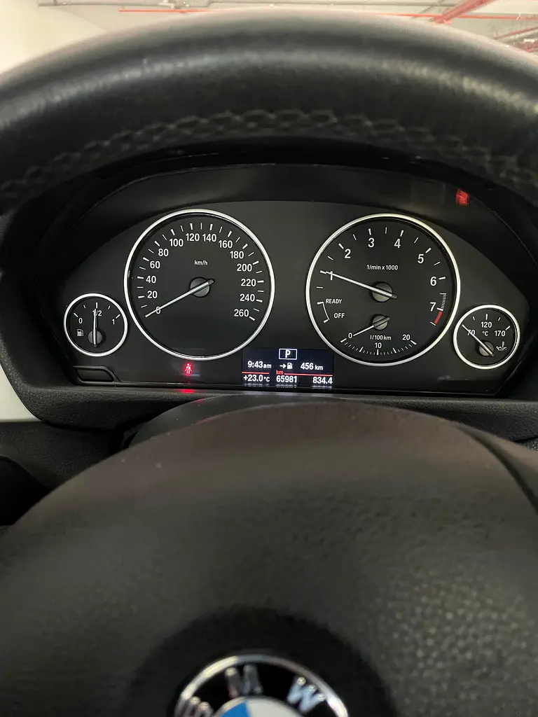 BMW 3-Series 318i 2018 - photo 5 - Import Émirats | International Cars