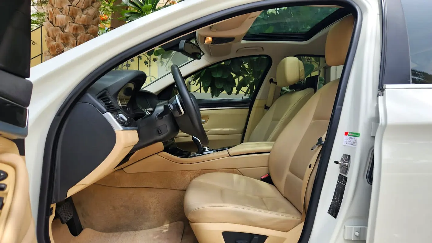 BMW 5-Series 528i 2013 - photo 11 - Import Émirats | International Cars