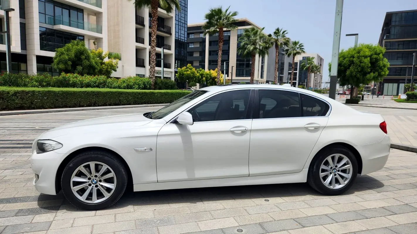 BMW 5-Series 528i 2013 - photo 6 - Import Émirats | International Cars