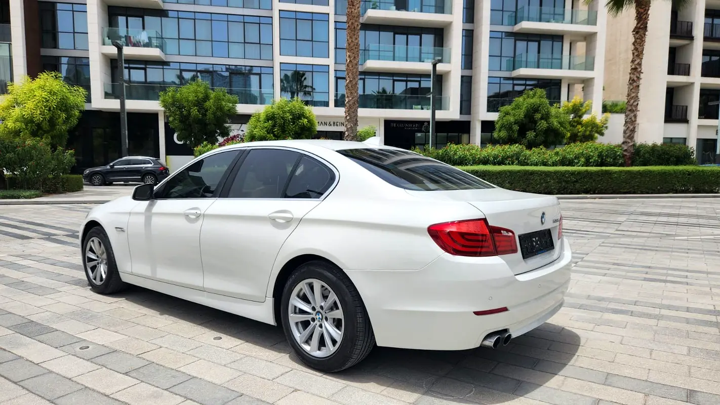 BMW 5-Series 528i 2013 - photo 7 - Import Émirats | International Cars