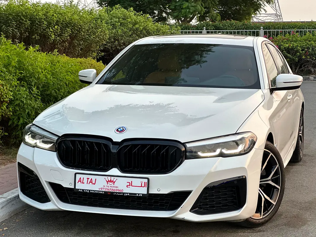 BMW 5-Series 520i M-Kit 2023 - photo 3 - Import Émirats | International Cars