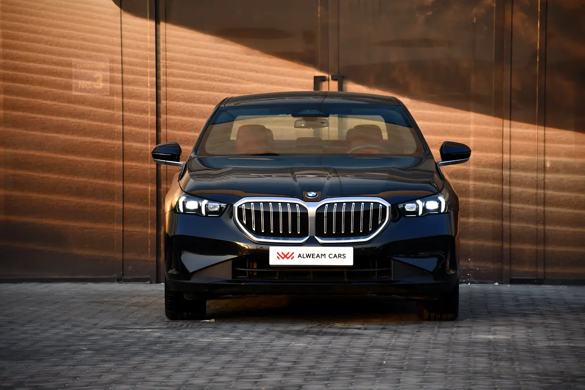 BMW 5-Series 520i 2026 - photo 2 - Import Émirats | International Cars