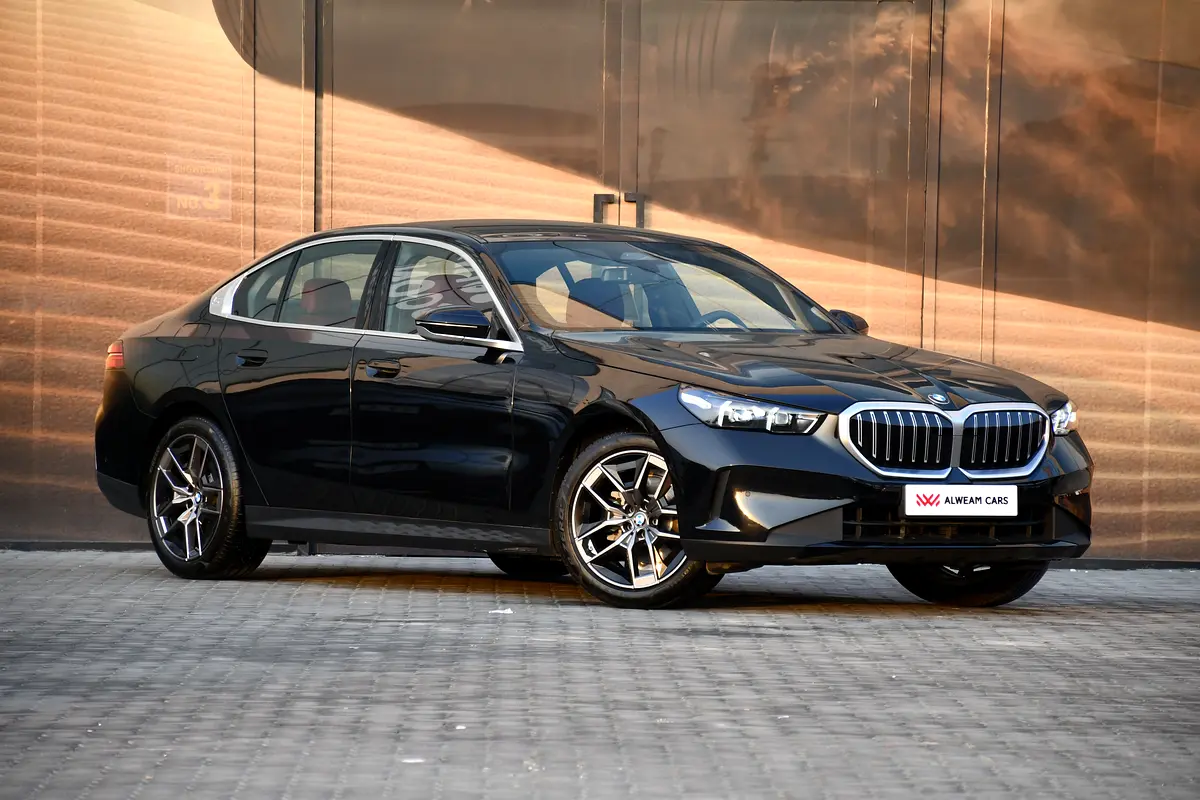 BMW 5-Series 520i 2026 - photo 3 - Import Émirats | International Cars