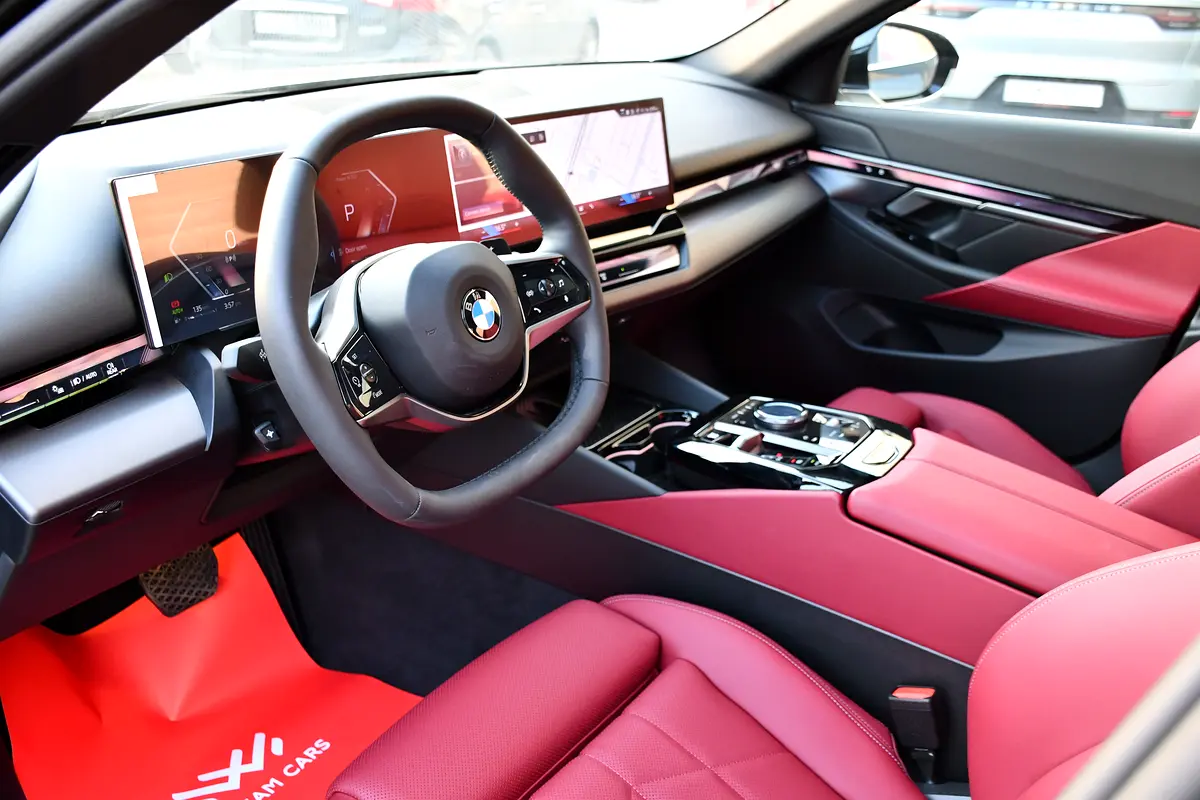 BMW 5-Series 520i 2026 - photo 7 - Import Émirats | International Cars