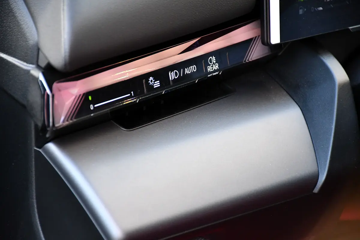 BMW 5-Series 520i 2026 - photo 9 - Import Émirats | International Cars