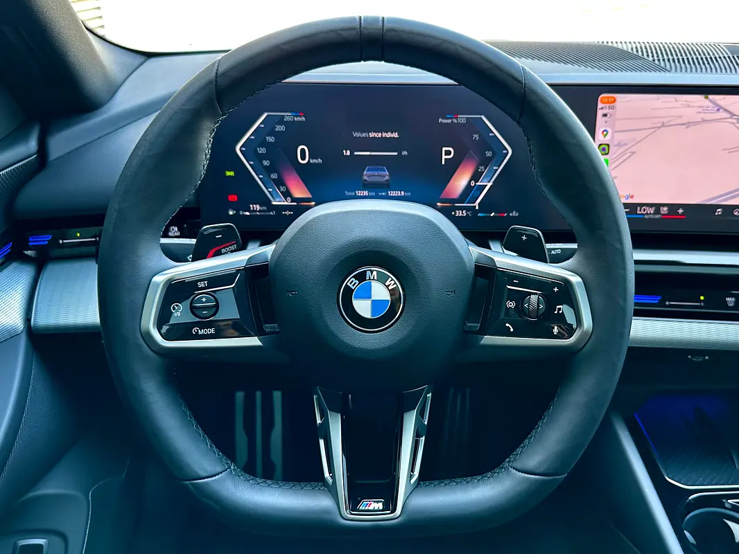 BMW 5-Series 520i M-Kit 2024 - photo 10 - Import Émirats | International Cars