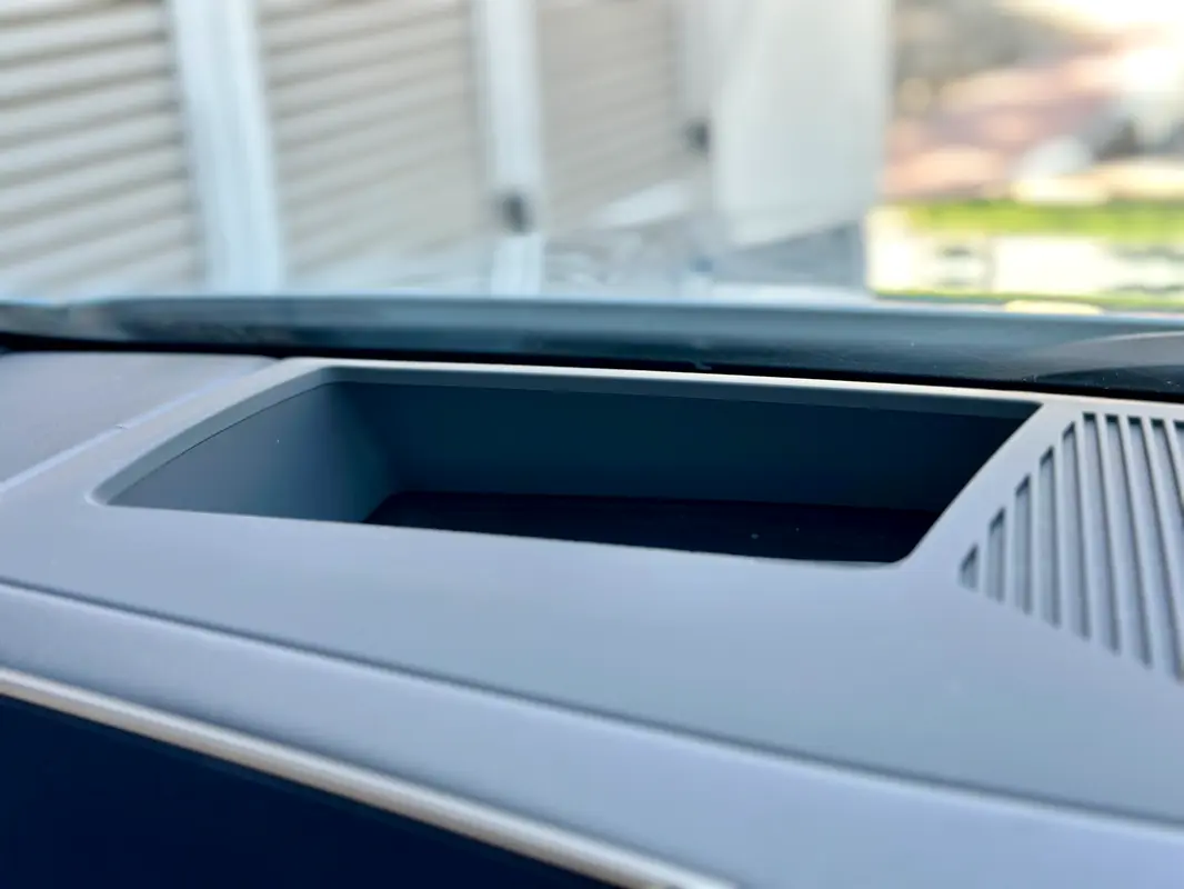 BMW 5-Series 520i M-Kit 2024 - photo 11 - Import Émirats | International Cars