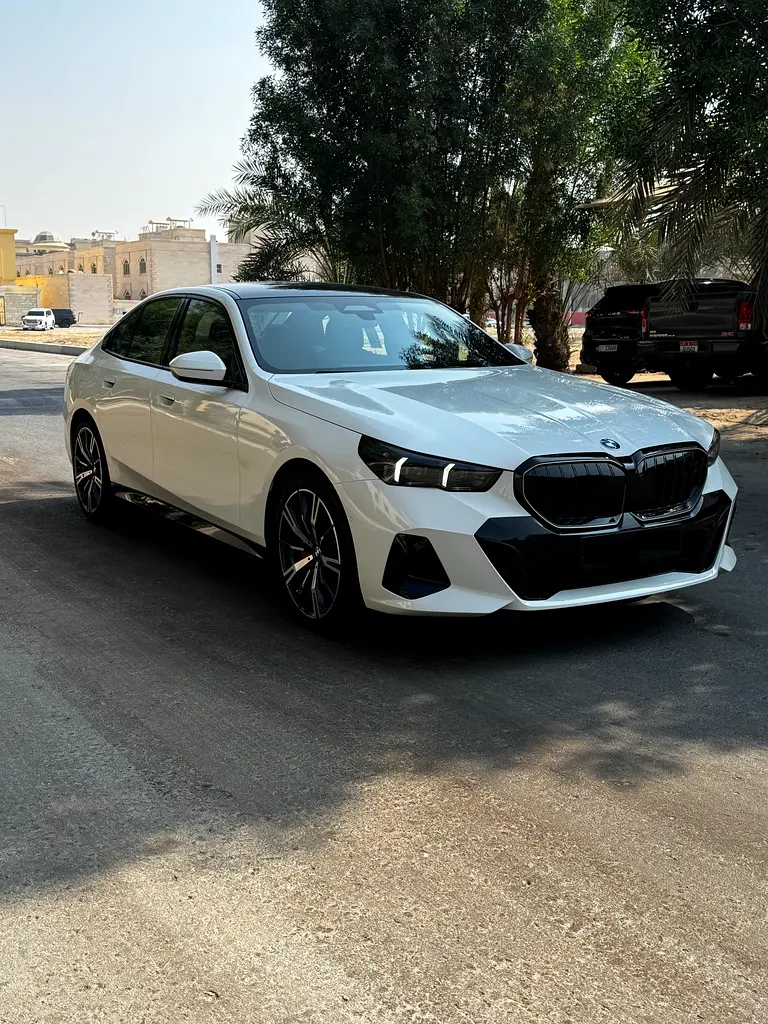 BMW 5-Series 530i M Sport 2026 - photo 3 - Import Émirats | International Cars