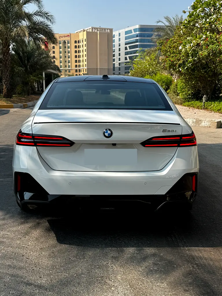 BMW 5-Series 530i M Sport 2026 - photo 5 - Import Émirats | International Cars