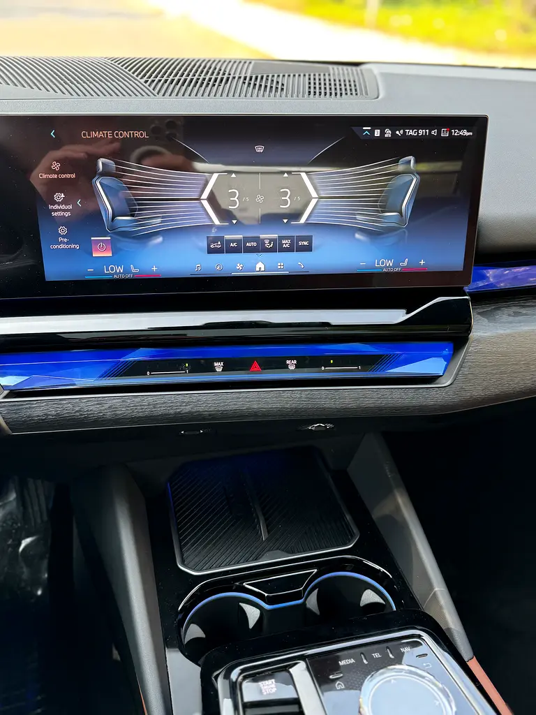 BMW 5-Series 530i M Sport 2026 - photo 9 - Import Émirats | International Cars