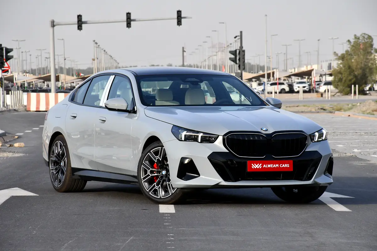 BMW 5-Series 520i M-Kit 2026 - photo 3 - Import Émirats | International Cars